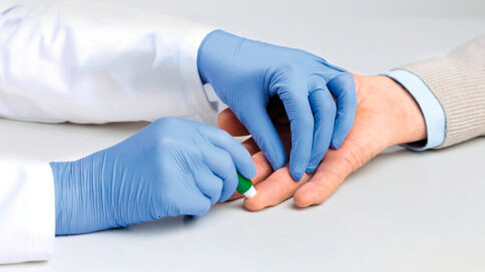 Mit einem Schnelltest kann bestimmt werden, wie hoch das Risiko ist, als COPD-Patient an einem genetisch bedingten Alpha-1-Antitrypsinmangel (AATM) zu leiden. | Mit einem Schnelltest kann bestimmt werden, wie hoch das Risiko ist, als COPD-Patient an einem genetisch bedingten Alpha-1-Antitrypsinmangel (AATM) zu leiden. |