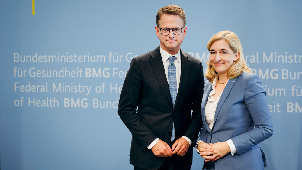Amtsübergabe im BMG von Nina Warken an Carsten Linnemann Amtsübergabe im BMG von Nina Warken an Carsten Linnemann