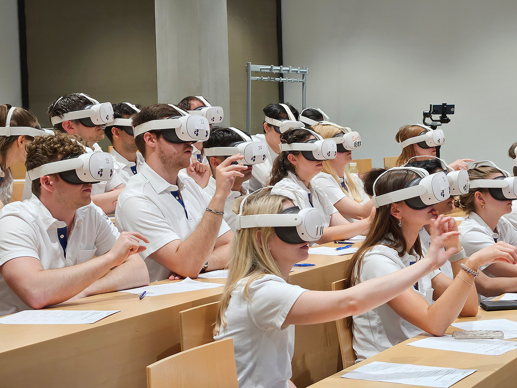 Zentrum für Zahnmedizin der Universität Zürich: Simulatorkrankheit nach Mixed-Reality-Vorlesung kommt vor Zentrum für Zahnmedizin der Universität Zürich: Simulatorkrankheit nach Mixed-Reality-Vorlesung kommt vor