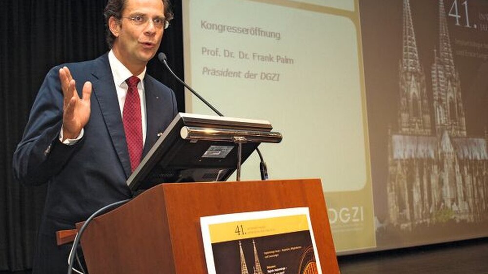 DGZI-Präsident Prof. Frank Palm hieß die Kongressteilnehmer zur Eröffnung willkommen. |