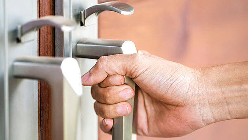 „Ich will hier raus?“ – Denkste, schön hier geblieben. Innerhalb des PKV-Systems zu wechseln, ist quasi unmöglich, weil unattraktiv. |