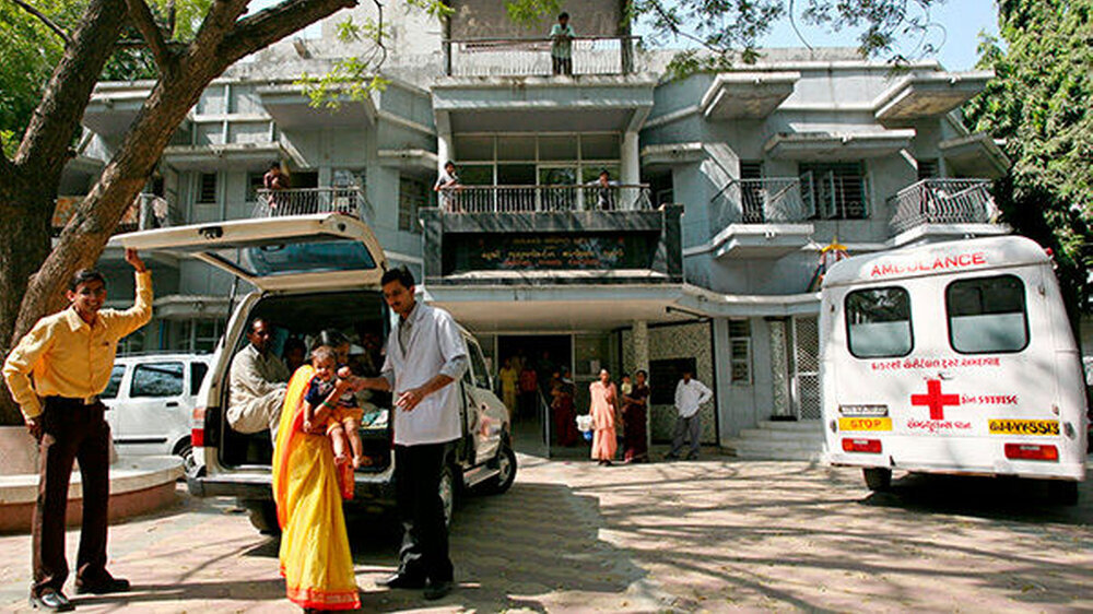 Kooperationskrankenhaus der Deutschen Cleft Kinderhilfe e.V. in Indien: Der Patient trifft ein.